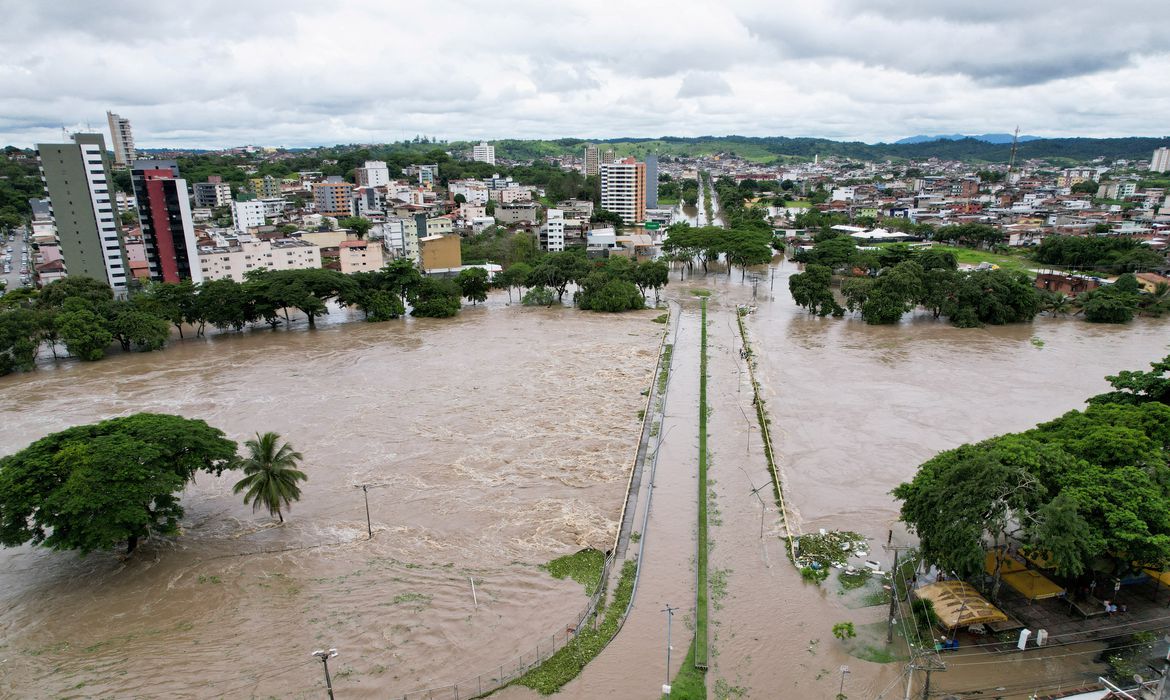 Ministério da Saúde antecipa R$ 104 milhões a cidades da Bahia afetadas pelas chuvas